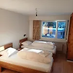 Grosszuegige 3 Schlafzimmer In Bergblick Zentral Lägenhet