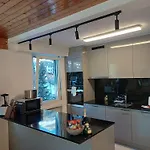 Grosszuegige 3 Schlafzimmer In Bergblick Zentral *