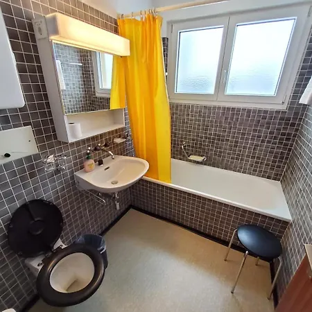 Grosszuegige 3 Schlafzimmer In Bergblick Zentral Lägenhet