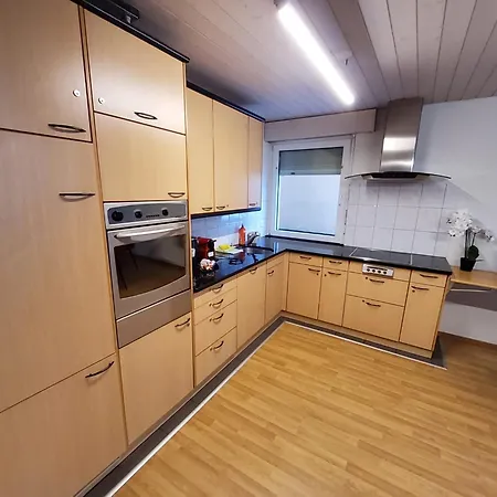 Grosszuegige 3 Schlafzimmer In Bergblick Zentral Lägenhet *