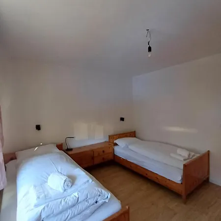 Grosszuegige 3 Schlafzimmer In Bergblick Zentral * دافوس