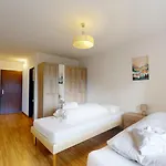 Grosszuegige 3 Schlafzimmer In Bergblick Zentral דירה