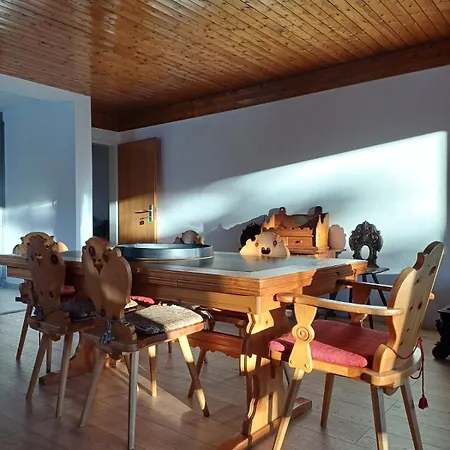 Appartement Grosszuegige 3 Schlafzimmer In Bergblick Zentral